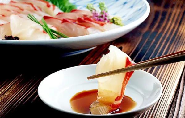 生鱼片寄生虫:为什么日本人天天吃的生鱼片，到了中国却满是寄生虫