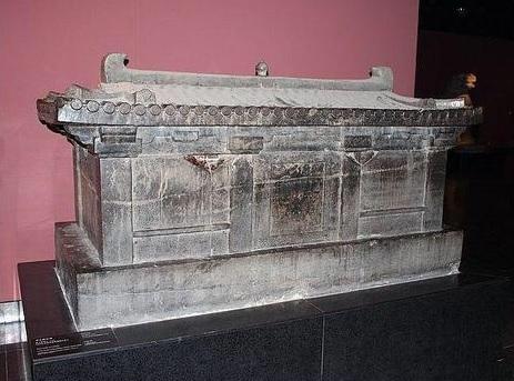 清朝古墓女尸，考古学家发现的最可怕的东西是什么