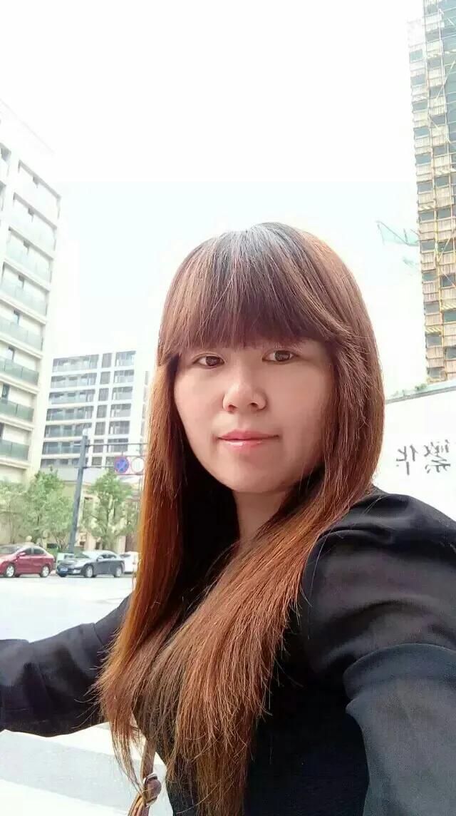 中国人黄皮肤,再加黄头发,头发和脸都混为一体,分不清脸面了.