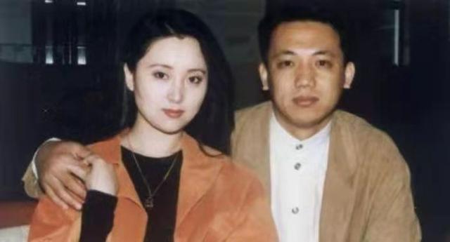 李娜为何出家:著名歌星李娜为什么会出家？