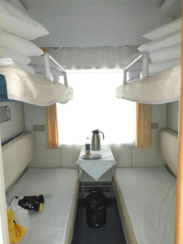 为什么普通火车有卧铺,而高铁没有呢