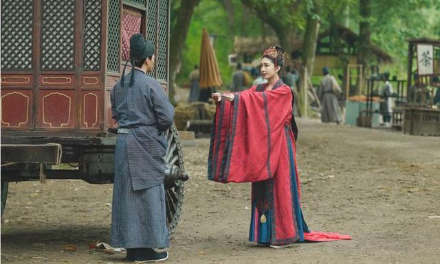 邓佩仪:你觉得《降魔的2.0》这部剧好看吗？如何评价？