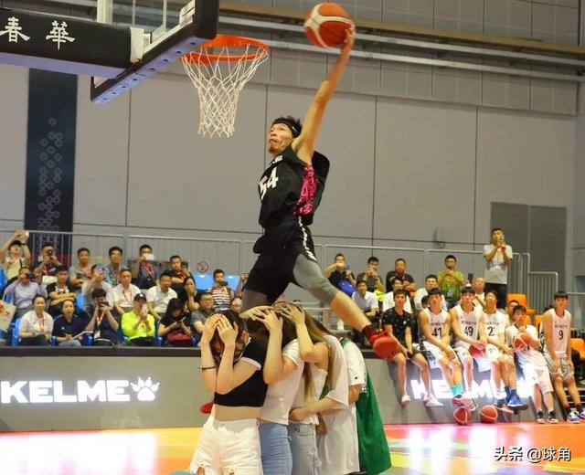 nba身长腿短的球员:NBA扣篮大赛遭吐槽，辽篮小将莫名躺枪，今年还会再秀一把吗？