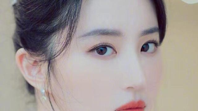 最美王冠造型大盘点，谁是娱乐圈最美的公主？