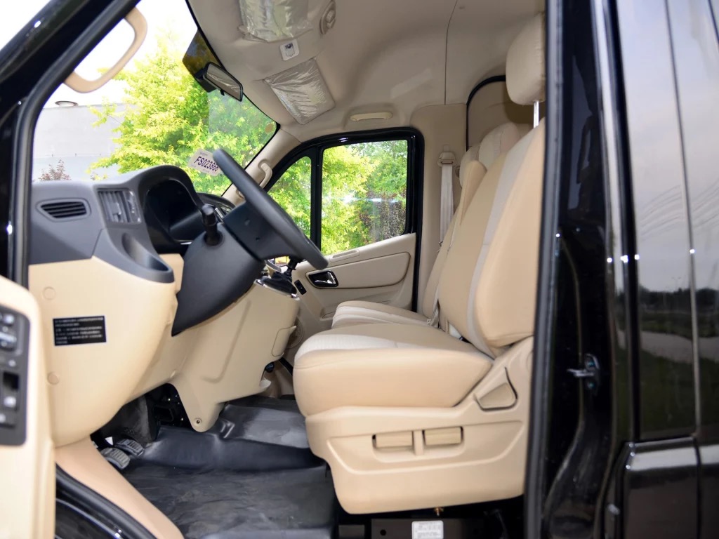 11万起售商旅车,内饰奢华,直追百万奔驰凌特!