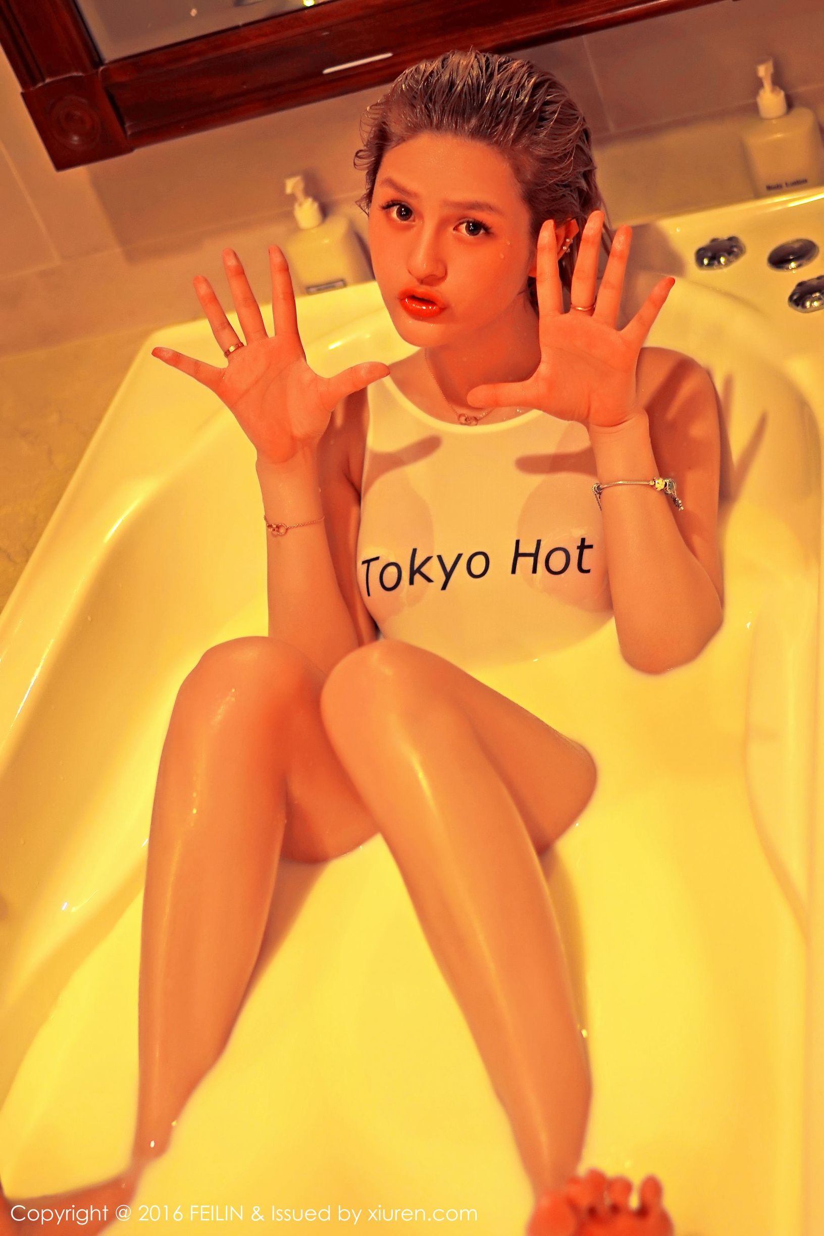 史雯Swan《Tokyo Hot湿身+蕾丝内衣》 [嗲囡囡FEILIN] Vol.037-番茄美图