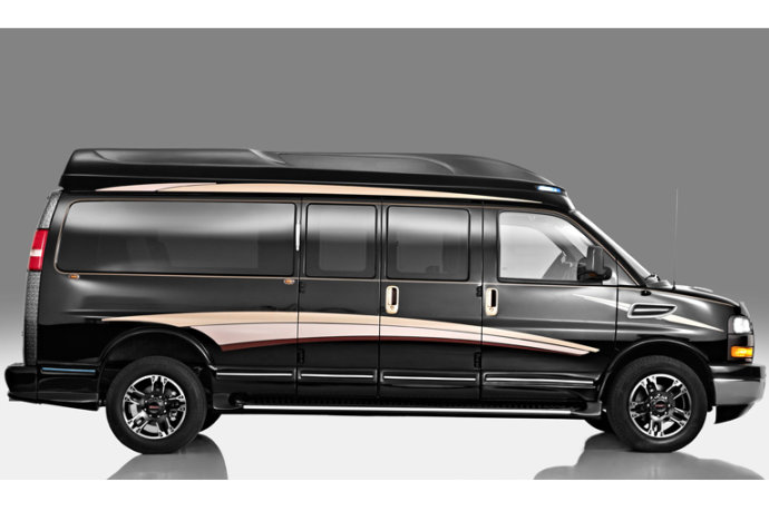 gmc"商务之星",超6m的车身长度,不仅可在保姆车中倒头睡觉,还可看电视