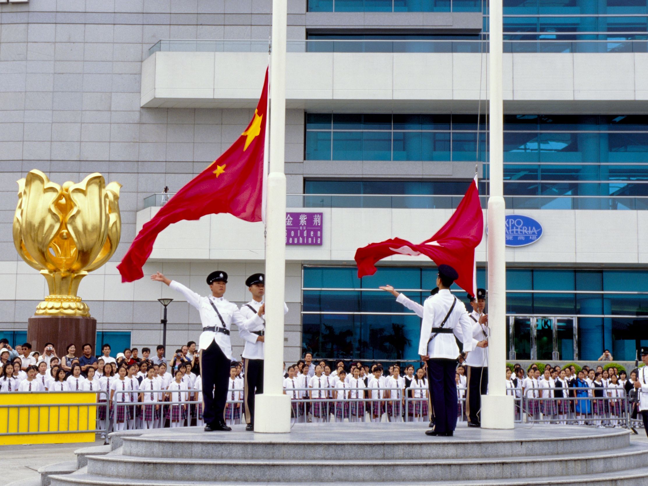 回归纪念 金紫荆广场非常小,来这里的游客多数都是冲着它是香港回归