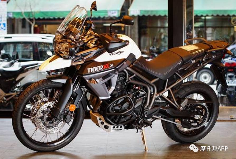 凯旋三缸摩托猛虎 triumph tiger 800 xcx