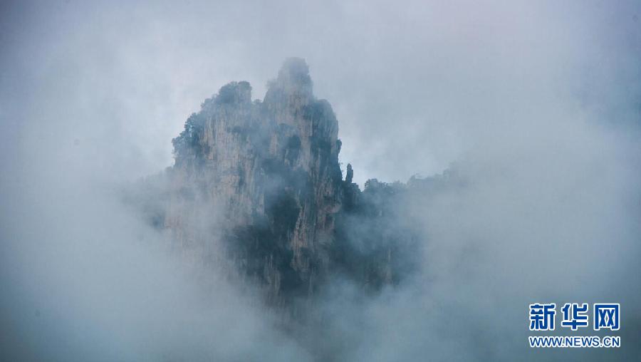 除却巫山不是云 长江三峡巫山境内现烟雨巫峡美景