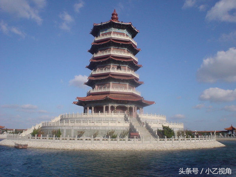 山東煙臺旅遊景點:中國四大名樓之一蓬萊閣美麗風景