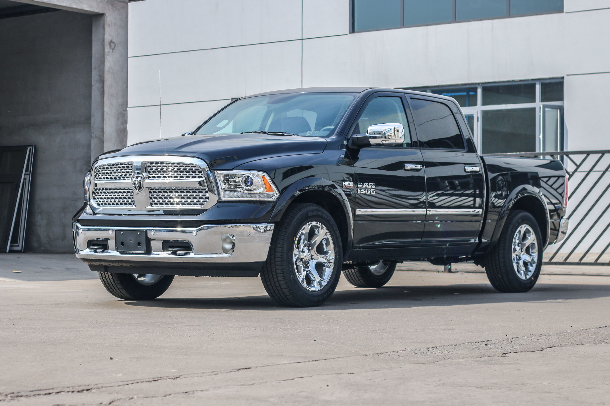 老款公羊道奇商务车_道奇公羊轿车图片 - 阜阳汽车网