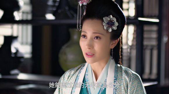 卫良人,作为弱国卫国的公主,身份高贵,为了保全母国