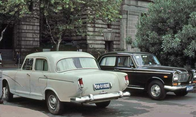 中国80年代汽车的一组老照片,当年的"奢侈品"