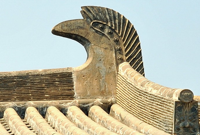 螭吻大殿只有柱头斗拱,和转角斗拱,用材很大,出檐深远.