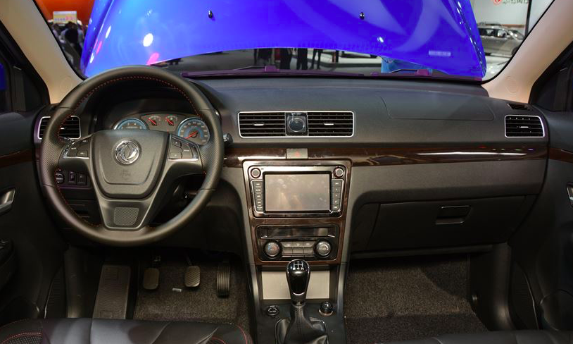 东风风光370 1.5l cvt车型上市,售价6.49万元,秒杀五菱宏光