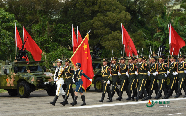 “中国人民解放军”这个称谓，何时被正式使用？