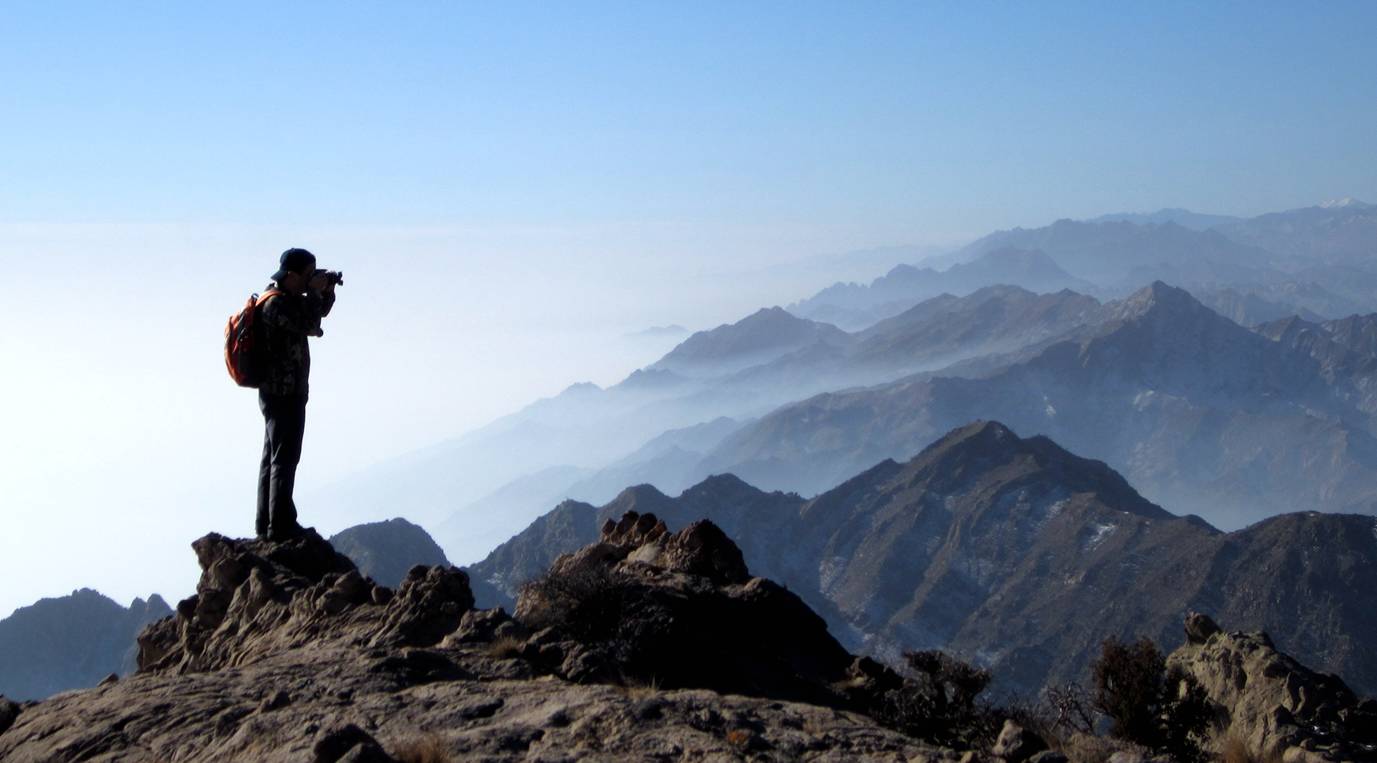 感悟贺兰山银川旅游2路公交乘车地点:新月广场,联系电话:96196.