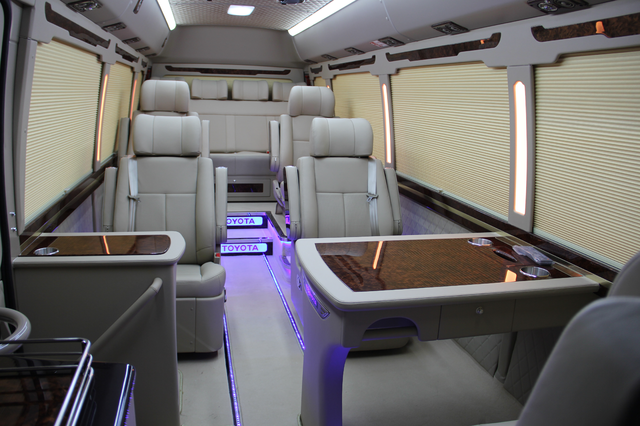 表面方面:全新丰田柯斯达有良多广受迎接的特点,赏心悦目的内饰正是此