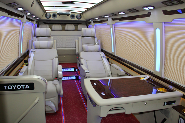 丰田考斯特coaster豪华内饰改装效果