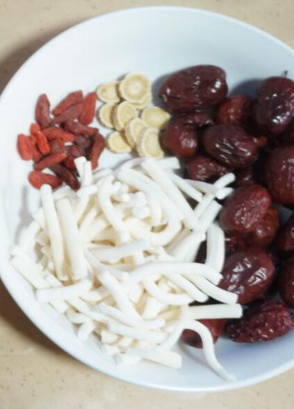 通草猪蹄汤的做法通草放多少通草和什么炖最催奶了通草炖猪蹄