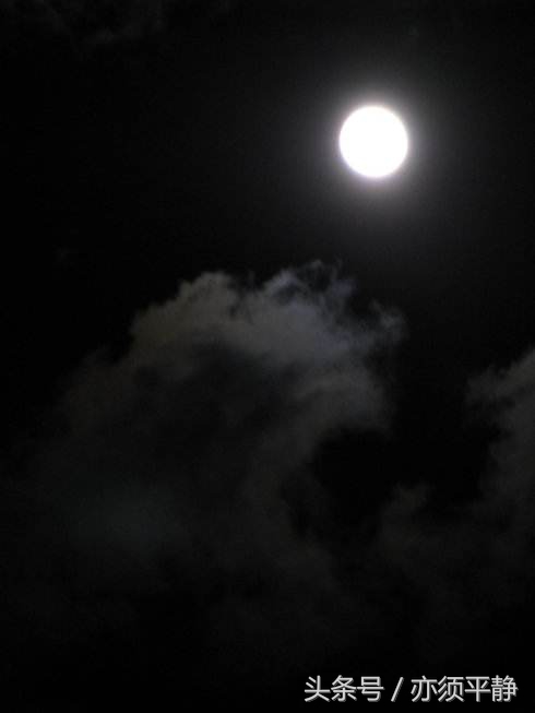 关于中秋月亮的诗_中秋节的月亮为什么是最圆最亮的