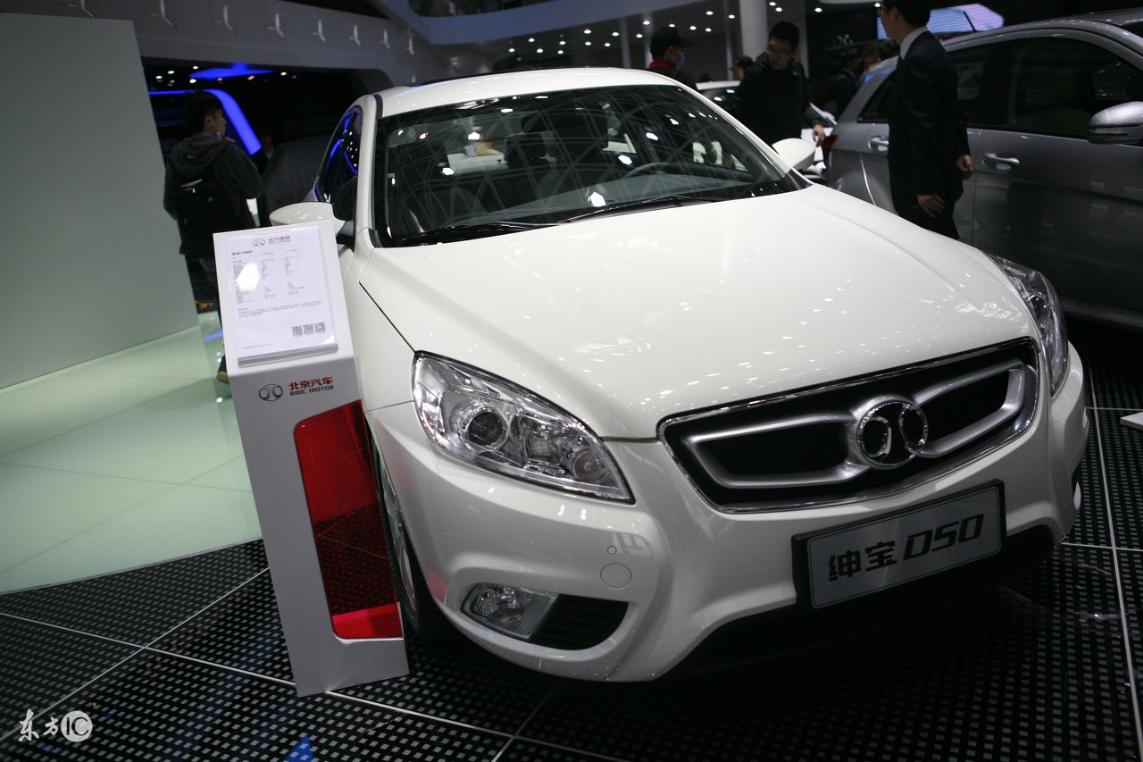 北汽绅宝全新d50前中窗加车标多少钱_北汽绅宝全新d50车身尺寸 - 阜阳