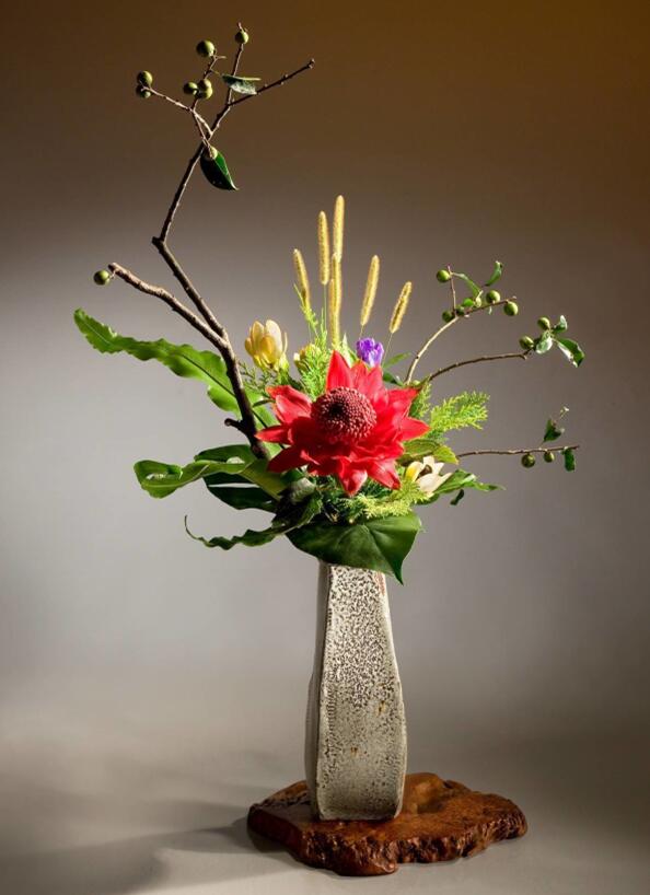 中国自己的传统插花之道:袁宏道的《瓶史》