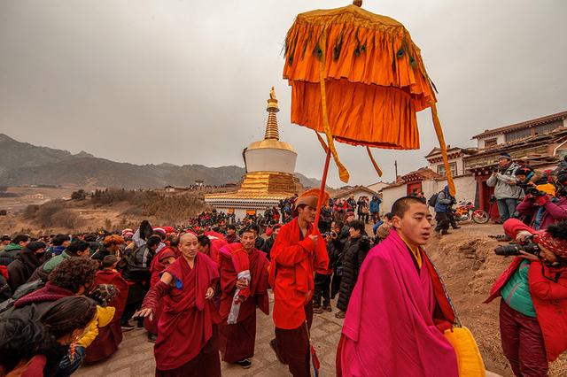 甘南郎木寺图片_兰州灵岩禅寺钦则活佛