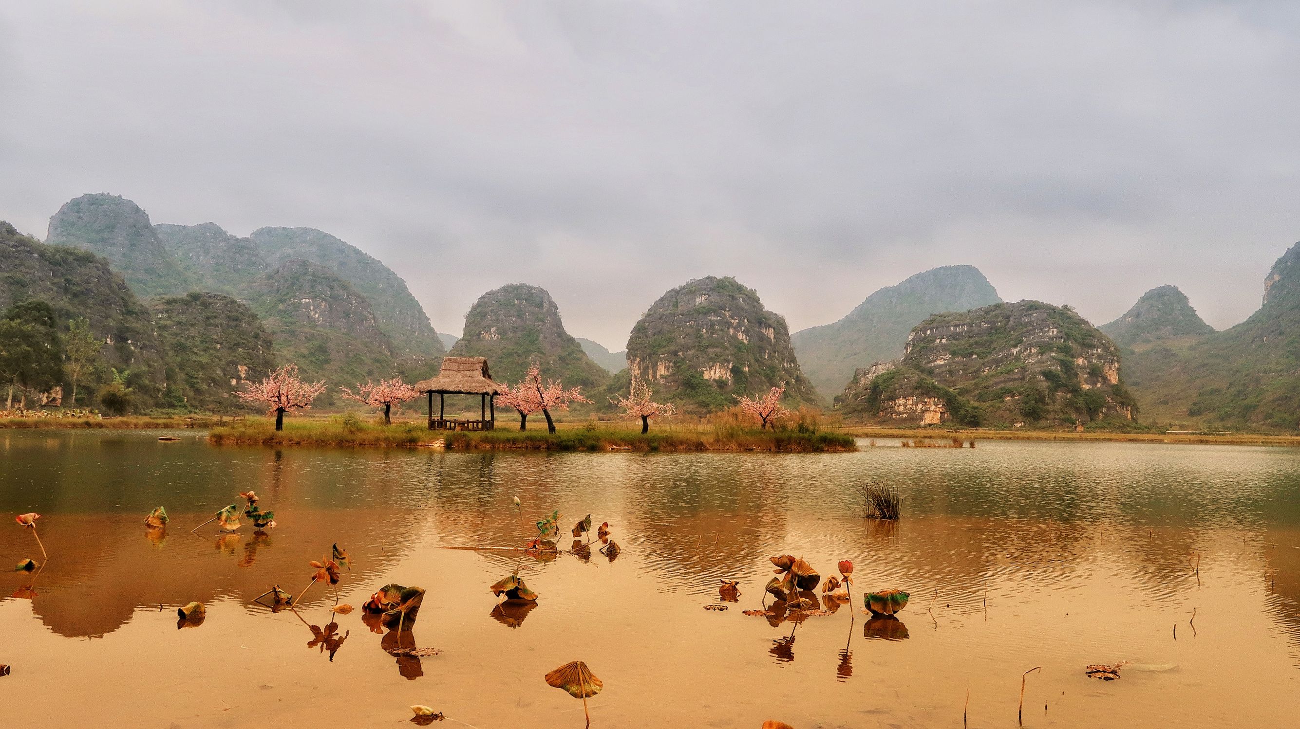 云南普者黑风景图片_云南普者黑抹黑节 - 密云旅游
