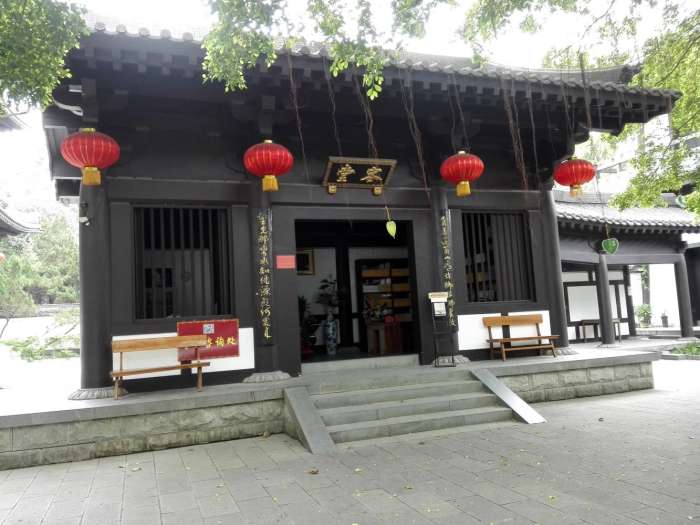 七星公园栖霞寺:桂林古老的佛寺之一