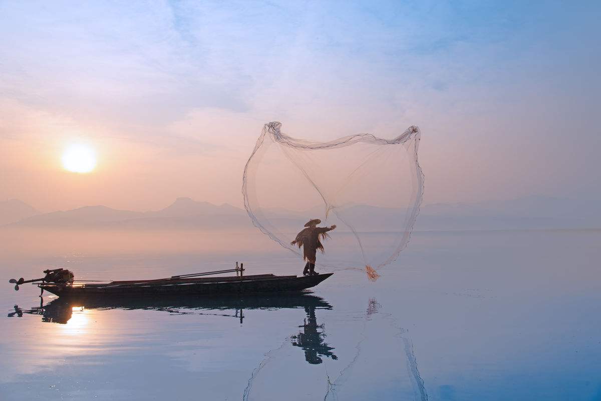 一壶酒一叶舟一人独钓一江秋是什么意思一人独钓一江秋