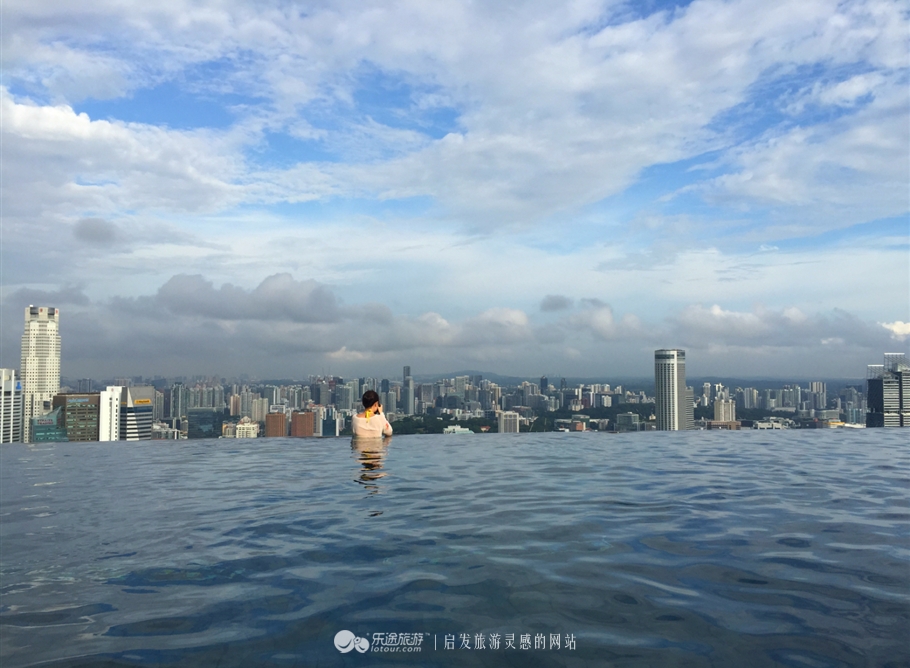 海湾游泳馆_金沙湾海滨浴场