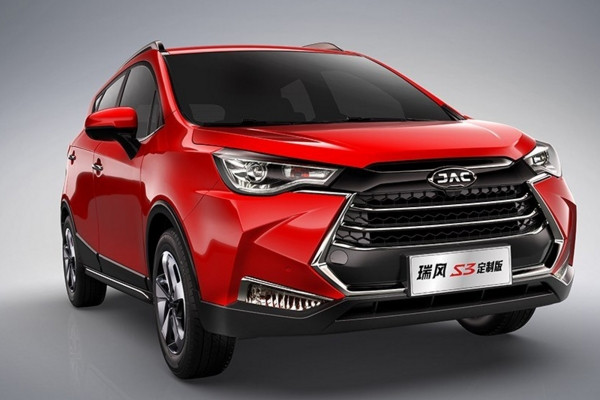 江淮瑞风s3外观方面,江淮瑞风s3在前脸造型上相比现款车型进行了升级