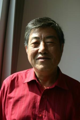 北岛,原名赵振开,1949年8月2日生于北京,祖籍浙江湖州,香港中文大学