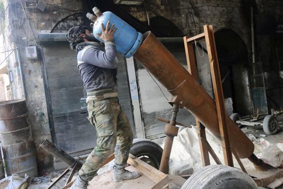叙利亚反对派用“陶氏反坦克导弹”攻击步兵，真的太奢侈了