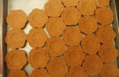 外海花生饼是外海历史悠久的小食之一,它入口松化,香甜适中,食后齿夹