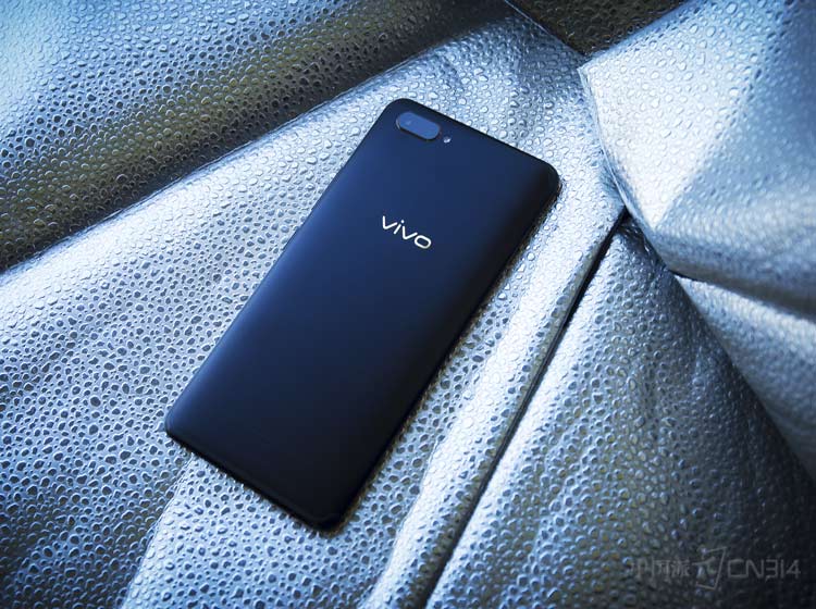 vivo X20Plus屏幕指纹版评测，除了解锁未来你还知道多少？