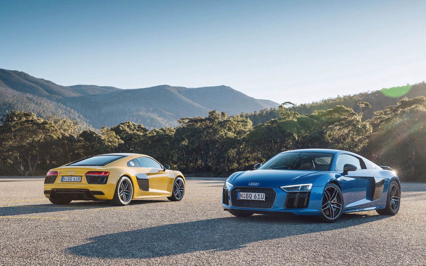 r8在8系列上,奥迪似乎将rs拆分成了两辆车,r8和s8.r8 s8=rs8!