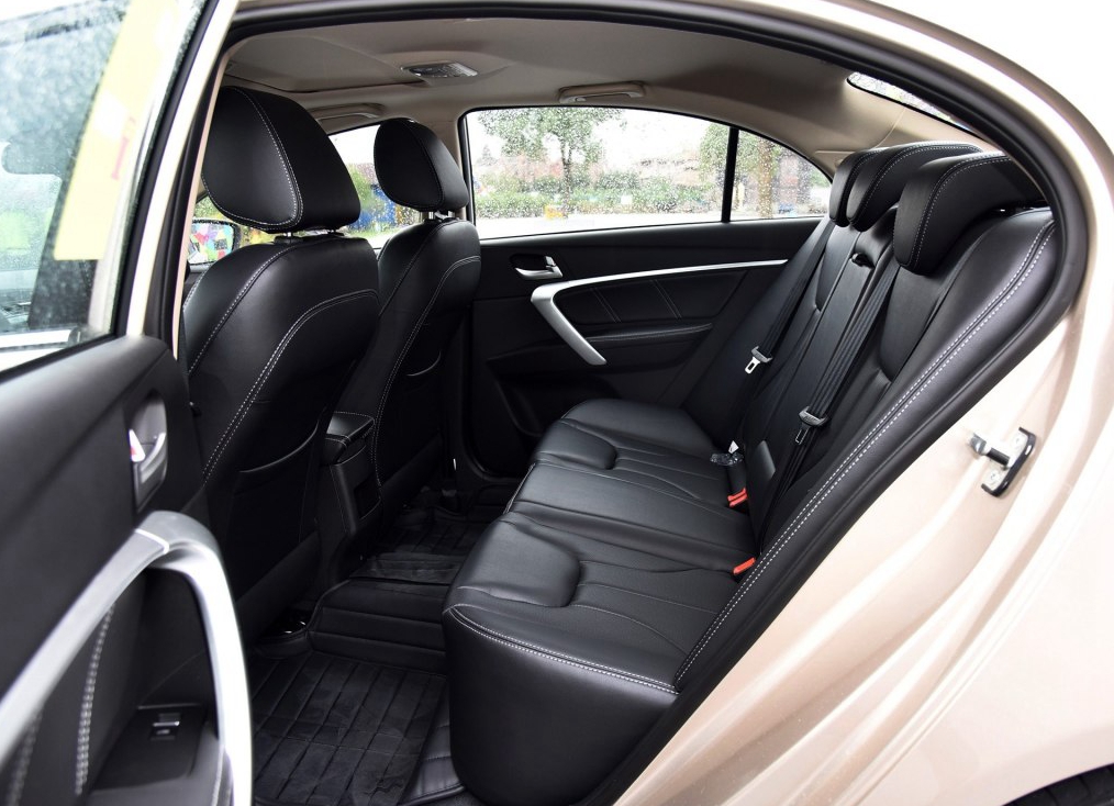 小北说车之"吉利帝豪ec7",带你走进家庭轿车的典范