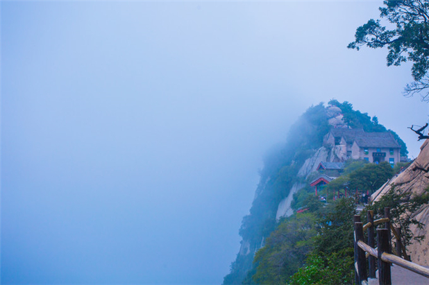 华山，西岳峥嵘何壮哉，徒步登上华山之巅