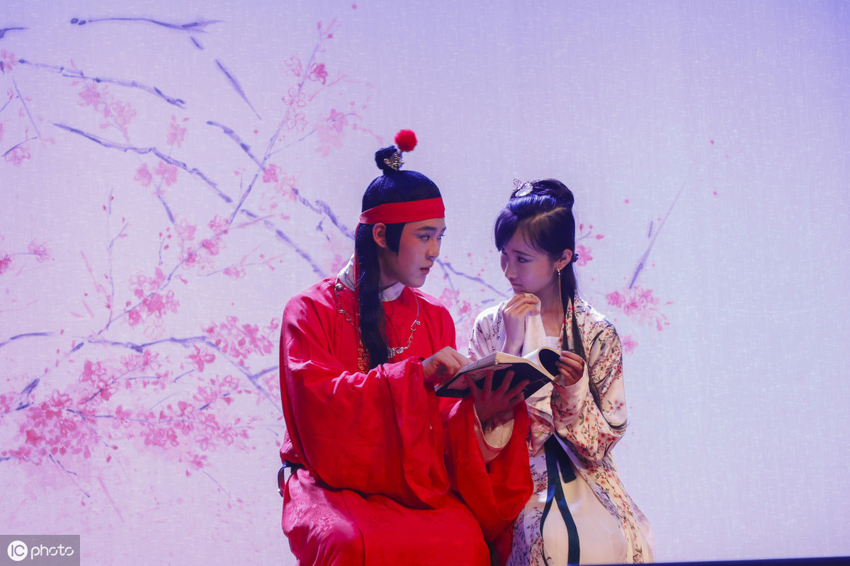 刘晓蕾：《红楼梦》作者曹雪芹对宝钗很惋惜，最爱宝玉黛玉