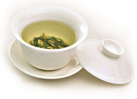 喝下“莲心”茶发现身体不适 原来加的是“莲芯”！很多人会上当