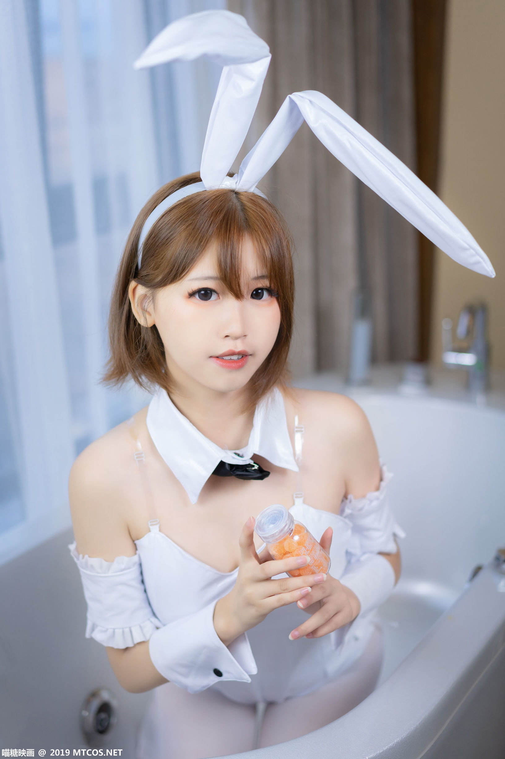 [喵糖映画] VOL.041 白色兔女郎-番茄美图