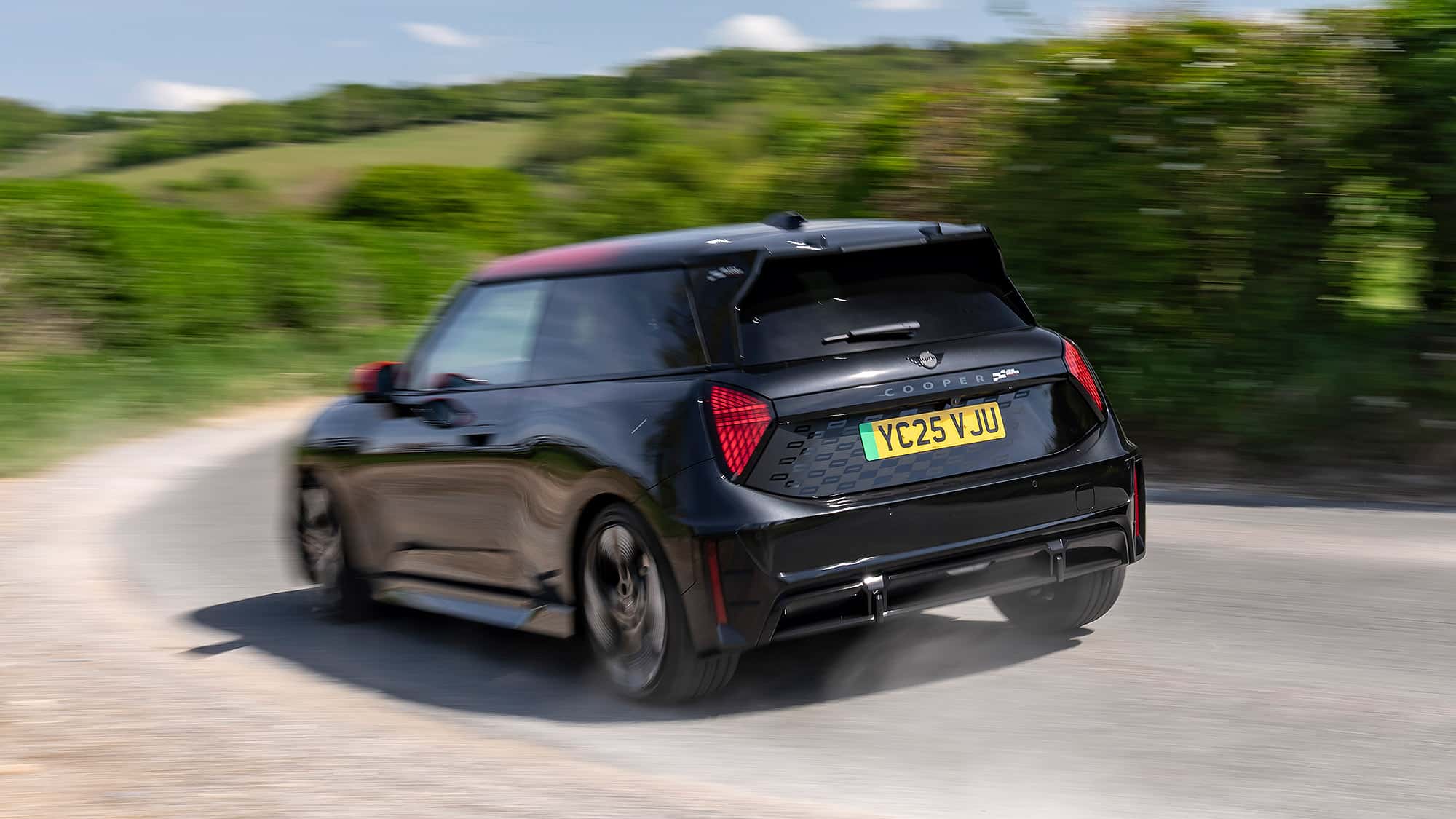 Driving the electric MINI JCW: A love-hate relationship - iMedia