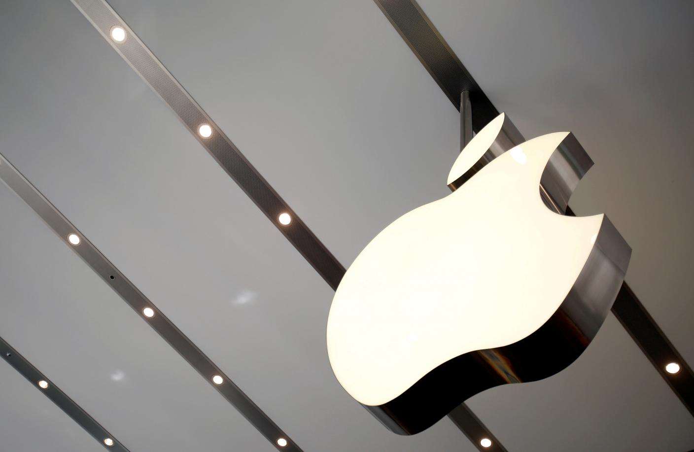 苹果公司市值跌破7000亿，但股神巴菲特依然看好？