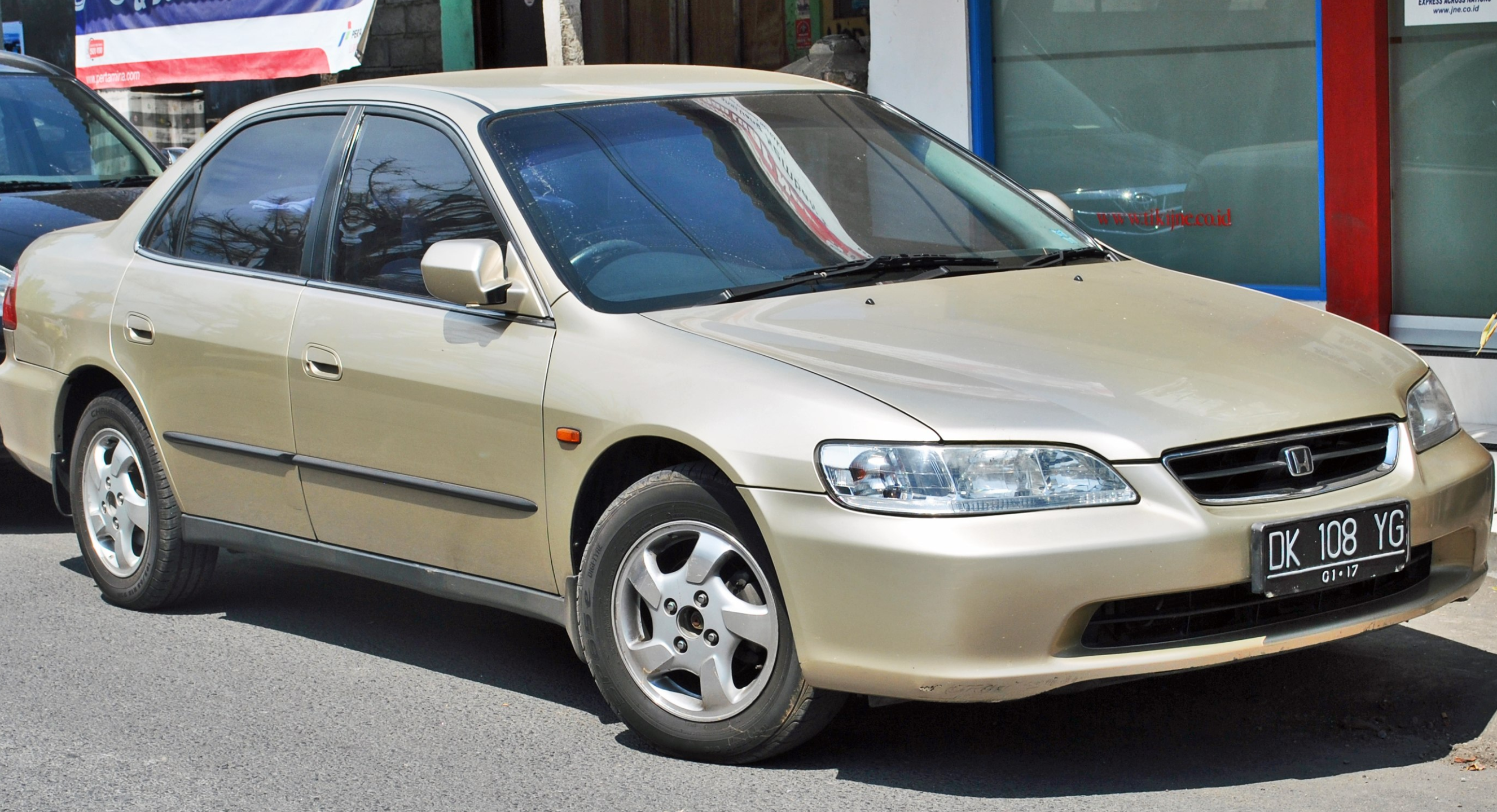 雅阁第一代到第十代 你喜欢哪一款?