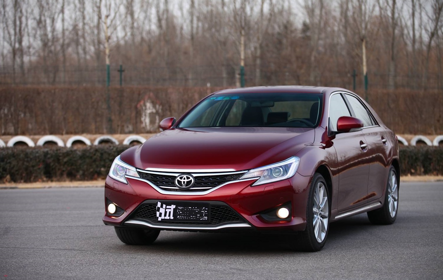 丰田锐志是一款好车,为什么卖不好?网友:年轻人没钱