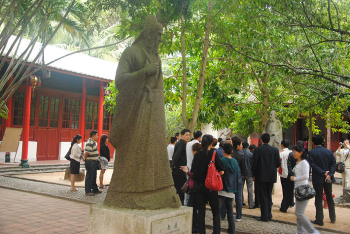 走进海口五公祠