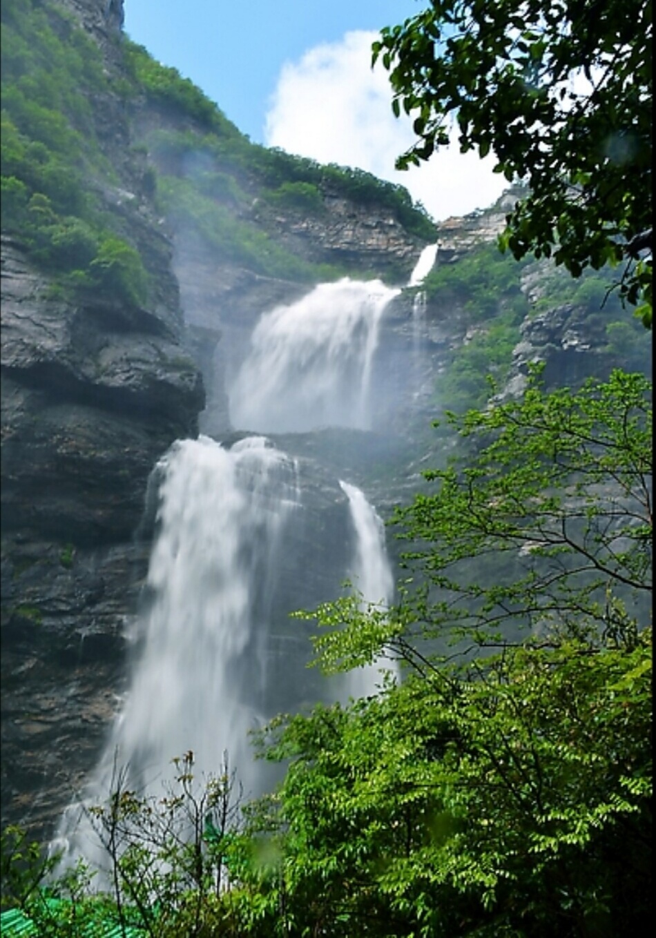 三叠泉——飞泉三叠下 龙走碧潭渊